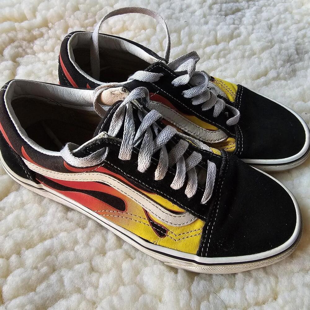 Y2K Vans Black Suede Leather Flames Womens 7 Mens 5.5 Skater Retro 2000s Grunge